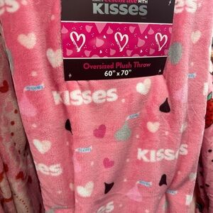 Hershey's Kisses Oversized Plush Throw – Pink "Celebrate with Kisses" Blanket